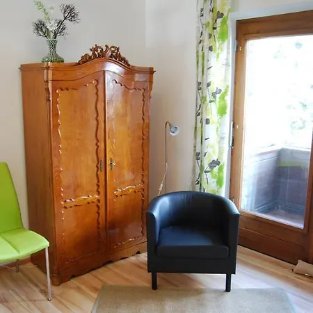 شقة Plattner لينز